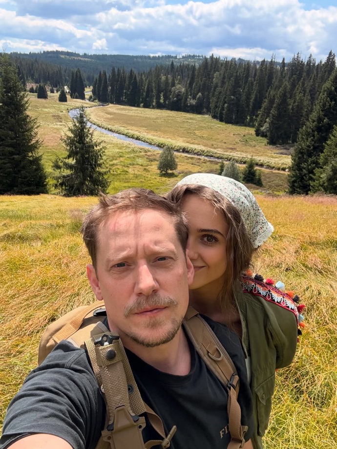 FOTO: Štěpán Benoni sdílel romantické snímky z výletu po boku herečky Michaely Petřekové. – stránka 2