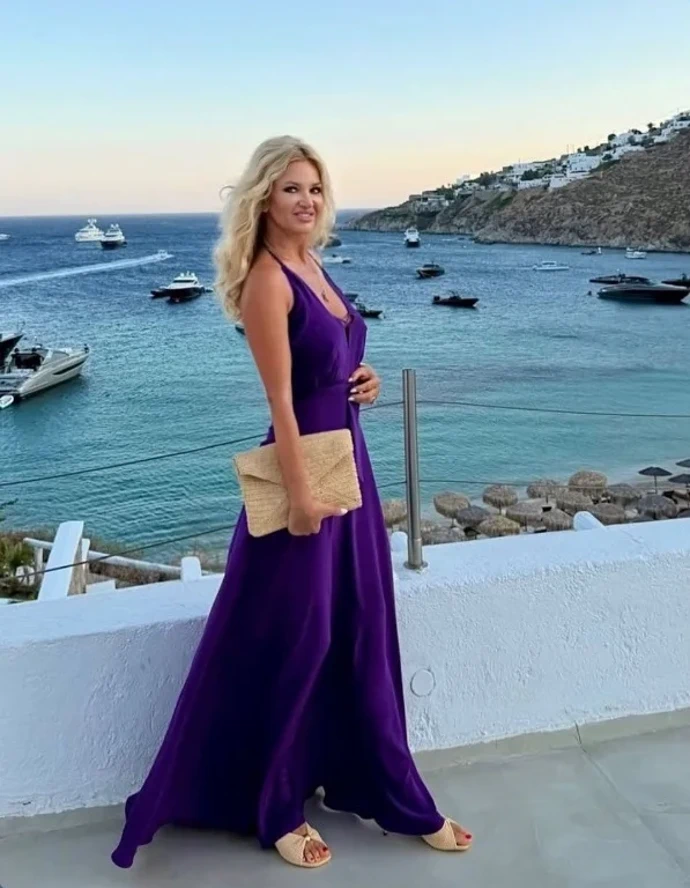 FOTO: Monika Babišová si užívá u moře. – stránka 5