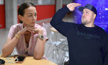 Agáta Hanychová řeší útok od Stejka.