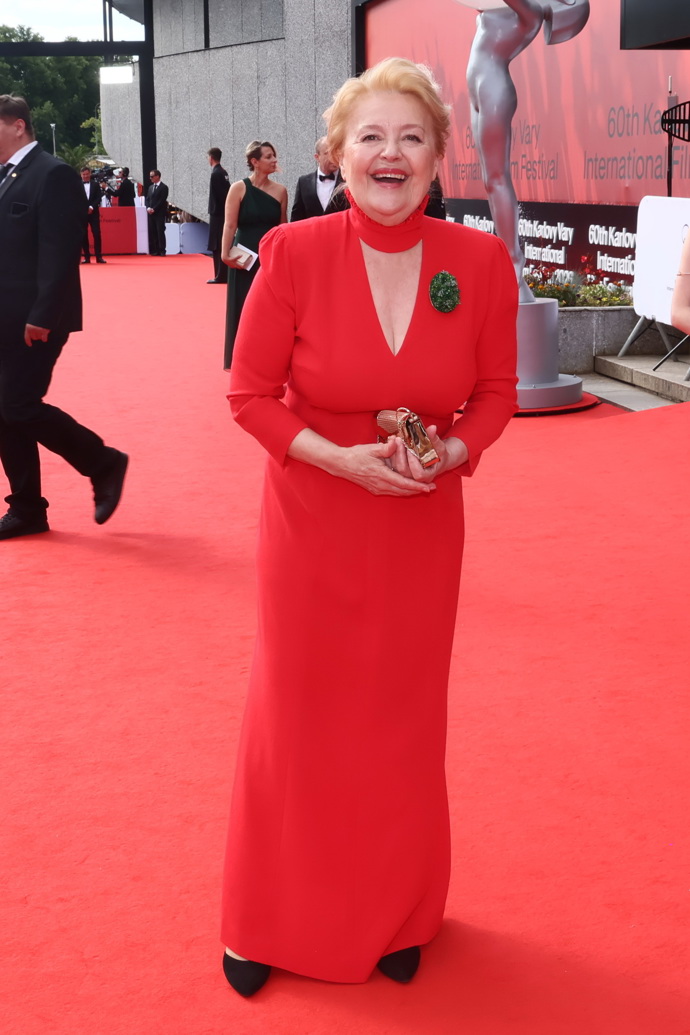FOTO: Magda Vašáryová je elegantní dáma. – stránka 15