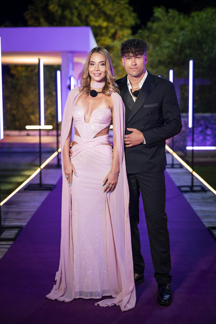 FOTO: Dominik a Laura. – stránka 156