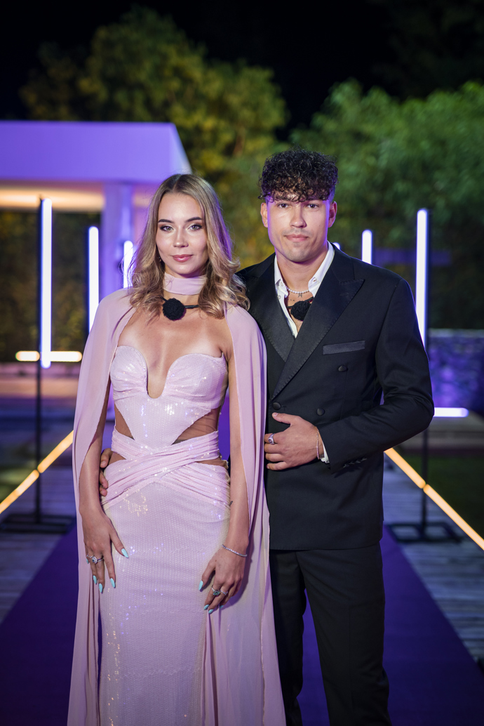 FOTO: Dominik a Laura. – stránka 155