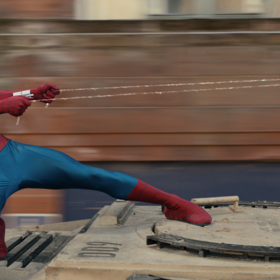 Peter Parker bojuje s dalšími padouchy.