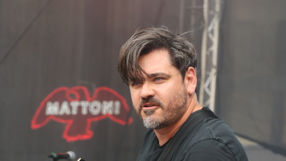 FOTO: Vojta Kotek hraje v kapele Th!s na basu.