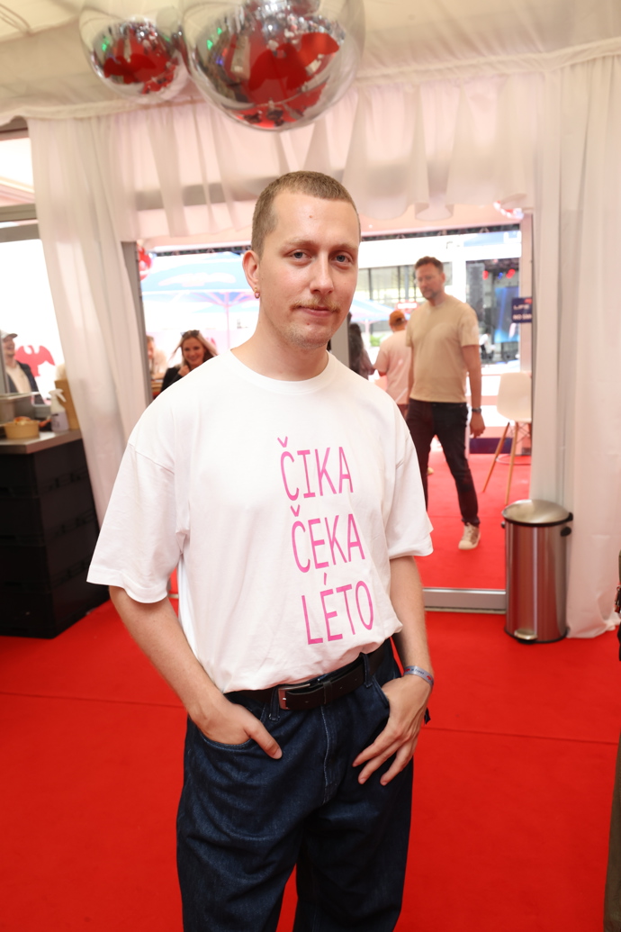 FOTO: Režisér Šimon Holý v Matonni Life Baru.