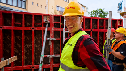 FOTO: Adam Mišík na stavbě.