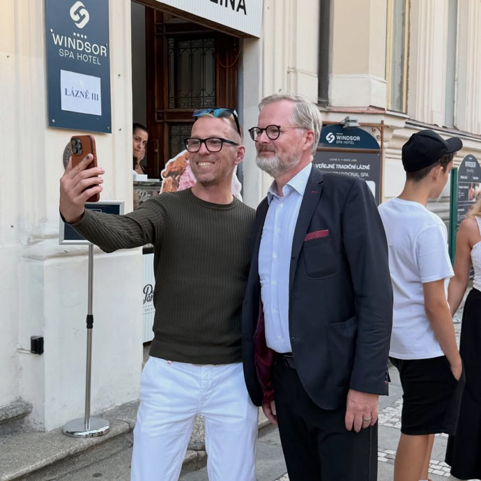 FOTO: Dělal si selfíčka. – stránka 10