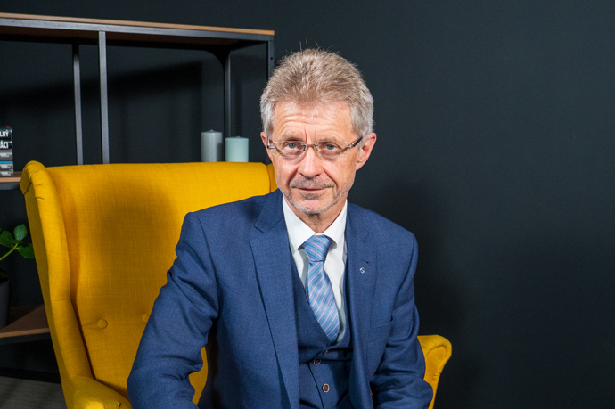 FOTO: Extra host Miloš Vystrčil 02 – stránka 8