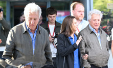Dustin Hoffman unikl vedení festivalu.