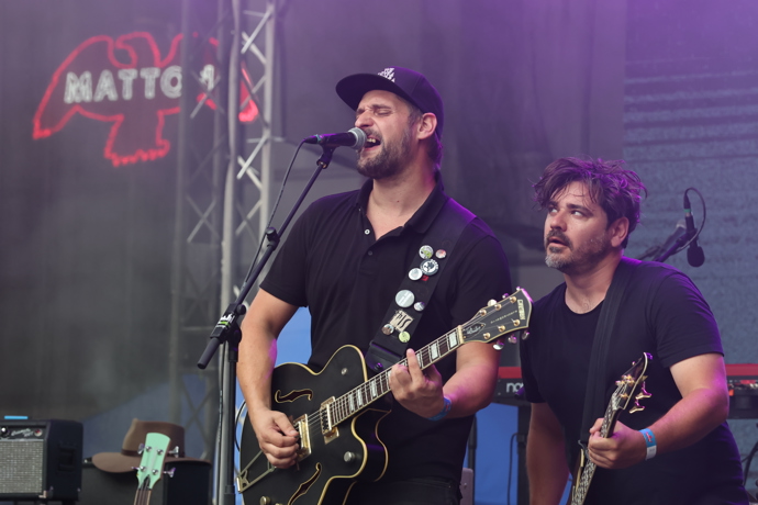 FOTO: Vojta Kotek s frontmanem skupiny Th!s. – stránka 4