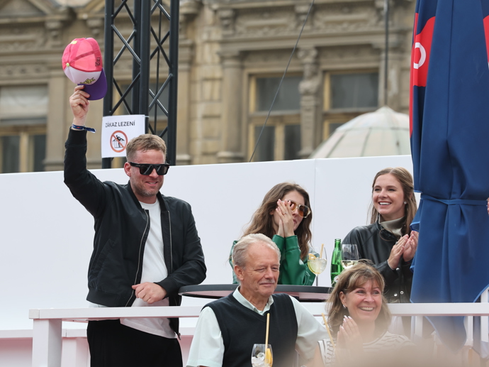 FOTO: Jakub Prachař paří v Matonni Life Baru. – stránka 3