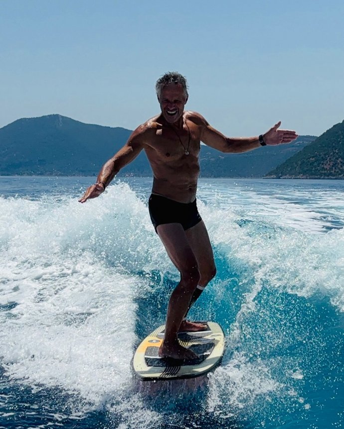 FOTO: Janek Ledecký připomíná Toma Cruise.