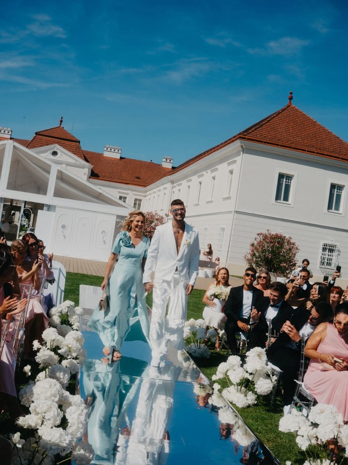 FOTO: Michal Trabalík jde k oltáři. – stránka 12