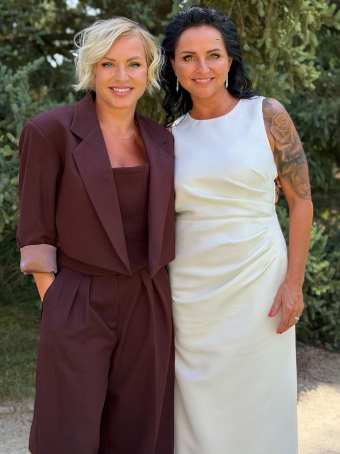 FOTO: Martina Pártlová si je se svou sestrou neskutečně podobná.