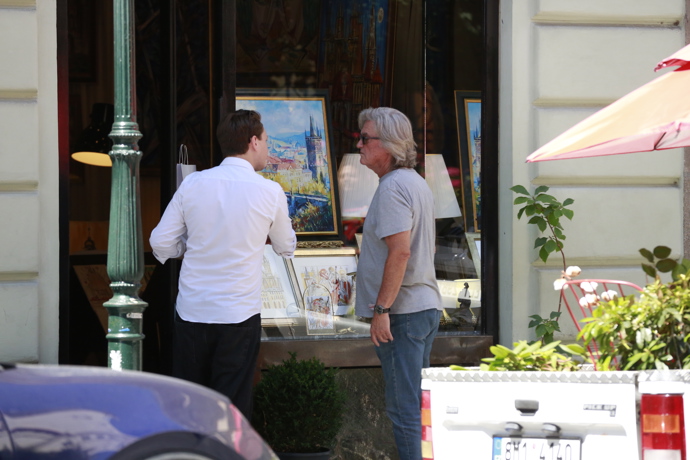 FOTO: Hollywoodský pár Kurt Russell a Goldie Hawn zamířili do obchodu s obrazy. – stránka 4