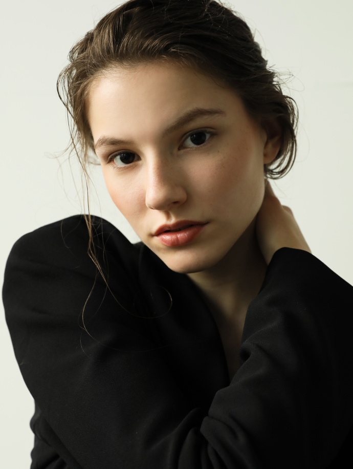 FOTO: Modelka Monika Kovaľová. – stránka 2