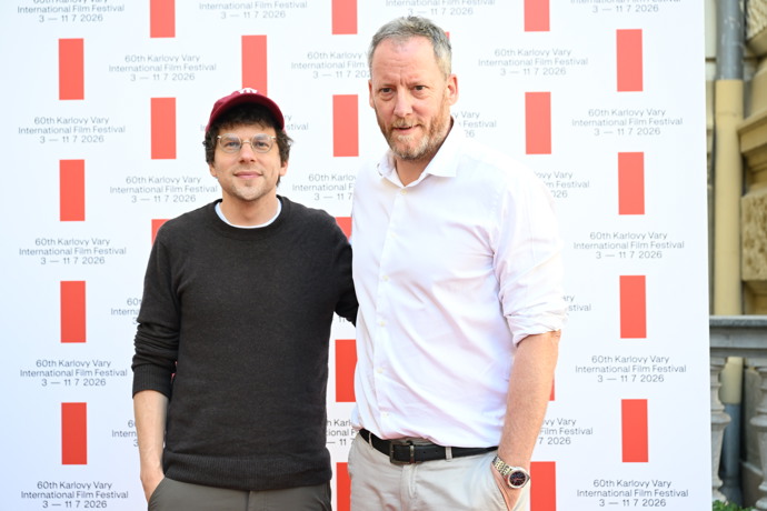 FOTO: Kryštof Mucha zapózoval s hercem Jesse Eisenbergem. – stránka 24