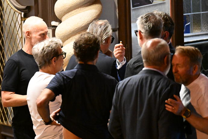 FOTO: Jiří Macháček na další party. Tentokrát v Embassy. – stránka 739