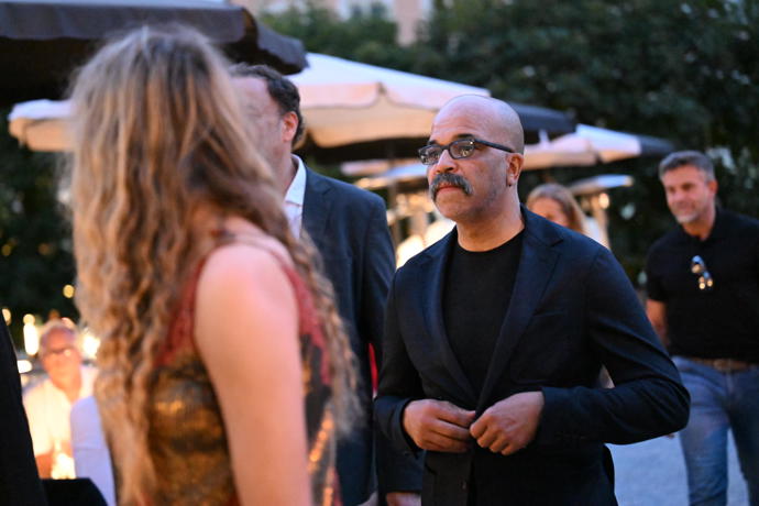 FOTO: Jeffrey Wright si užíval noční Vary. – stránka 40