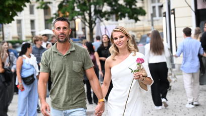 FOTO: Petra Svoboda s přítelem Martinem na kolonádě.