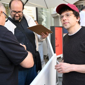 Jesse Eisenberg se podepsal fanouškům.