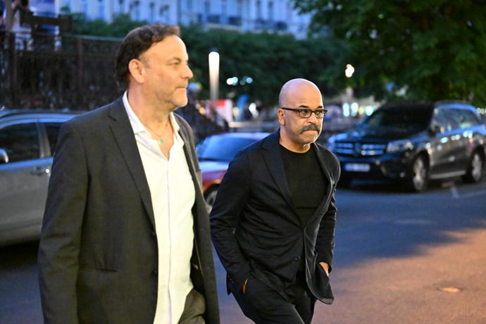 FOTO: Jeffrey Wright vyrazil na něco dobrého. – stránka 30