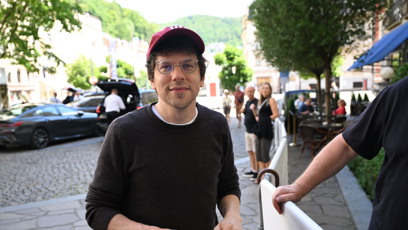 FOTO: Jesse Eisenberg dorazil do Varů.