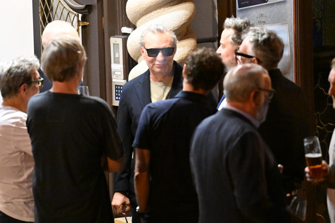 FOTO: Jiří Macháček na další party. Tentokrát v Embassy. – stránka 731