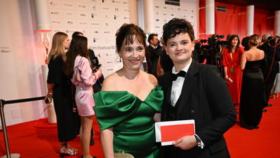 FOTO: Alena Mihulová s dcerou Karolínou na červeném koberci.