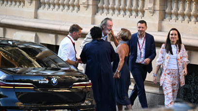 FOTO: Bolek Polívka se dočkal vřelého přivítání.