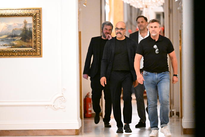 FOTO: Jeffrey Wright si později skočil do casina. – stránka 36