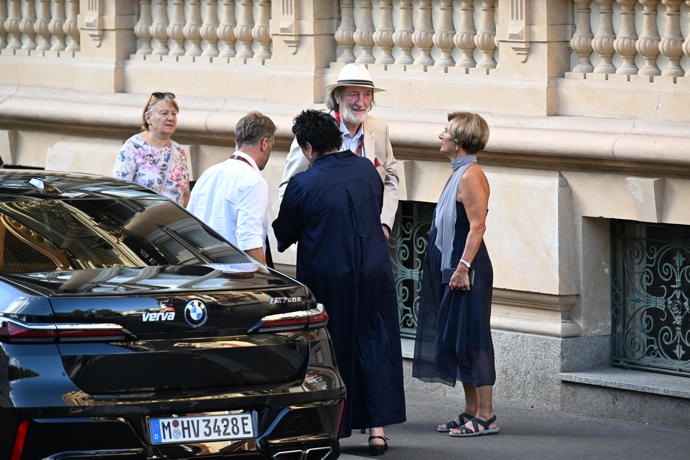 FOTO: Bolek Polívka dorazil do Varů. – stránka 57