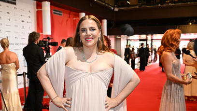 FOTO: Petra Nesvačilová na červeném koberci.