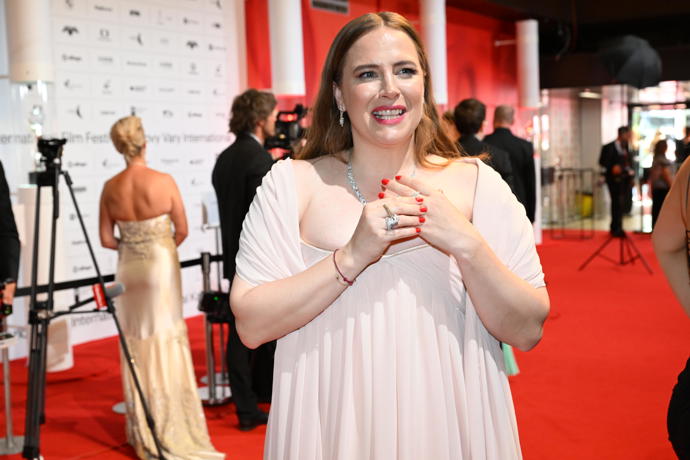 FOTO: Petra Nesvačilová na červeném koberci. – stránka 1344