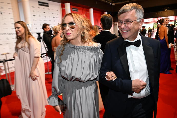 FOTO: Kateřina Žbirková s Hynkem Chudárkem na červeném koberci. – stránka 1278