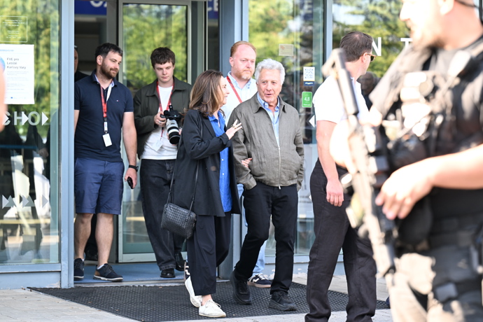 FOTO: Dustin Hoffman je už na festivalu. – stránka 88