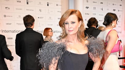 FOTO: Jitka Schneiderová na červeném koberci.