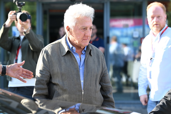 FOTO: Dustin Hoffman už je ve Varech. – stránka 83
