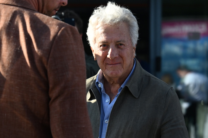 FOTO: Dustin Hoffman dorazil do Varů. – stránka 82