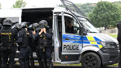 FOTO: Policejní těžkooděnci.
