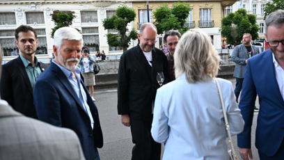 FOTO: Petr Pavel a EvaPavlová ve Varech.