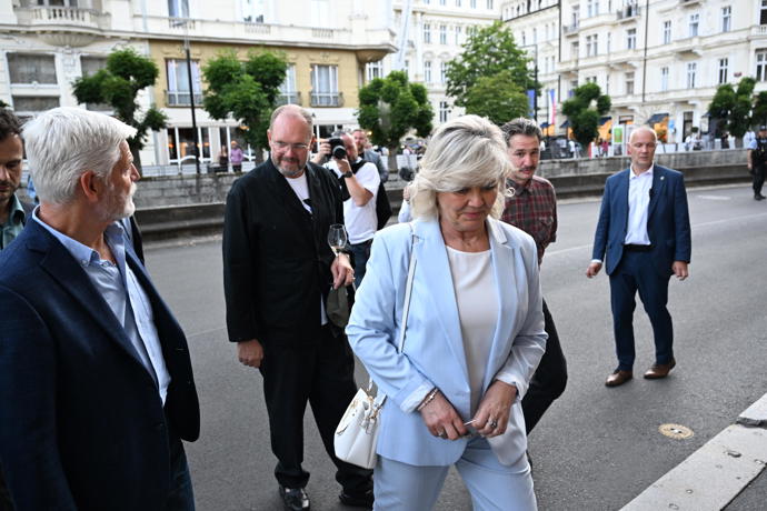 FOTO: Eva Pavlová se svým mužem v Karlových Varech.Petr Pavel – stránka 5