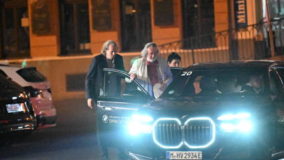 FOTO: Bolek Polívka odjel s manželkou autem.