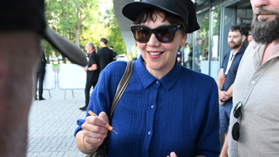 FOTO: Maggie Gyllenhaal se podepisovala.