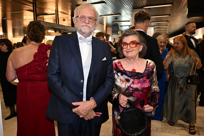 FOTO: Zuzana Kronerová je ve Varech. – stránka 1261