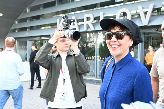 FOTO: Maggie Gyllenhaal ve Varech. – stránka 47