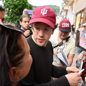 Jesse Eisenberg ve Varech.