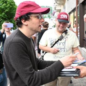 Jesse Eisenberg se podepisoval fanouškům.
