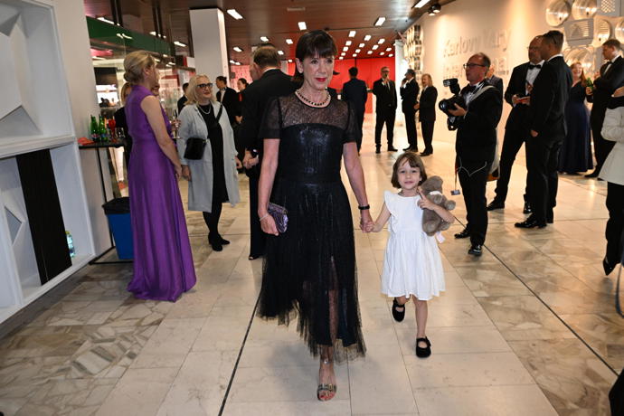 FOTO: Andrea Bartošková s malou princeznou. – stránka 2