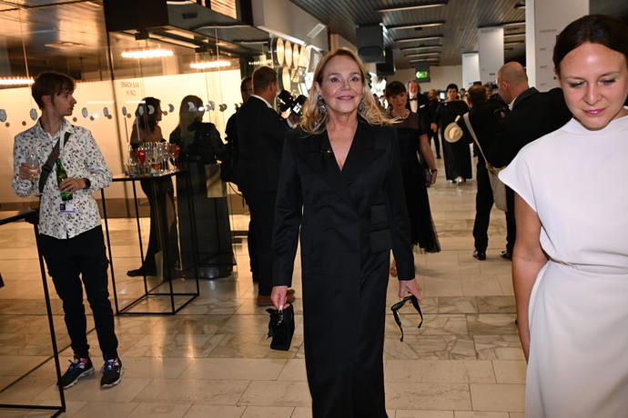 FOTO: Dagmar Havlová dorazila v elegantním modelu. – stránka 15